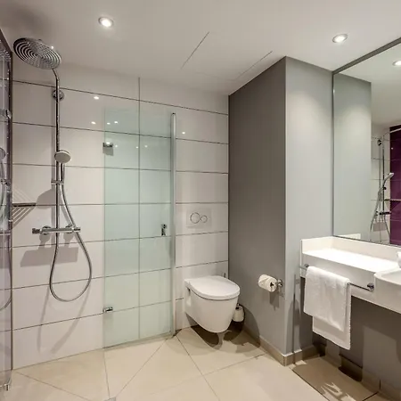 Premier Centre 3*